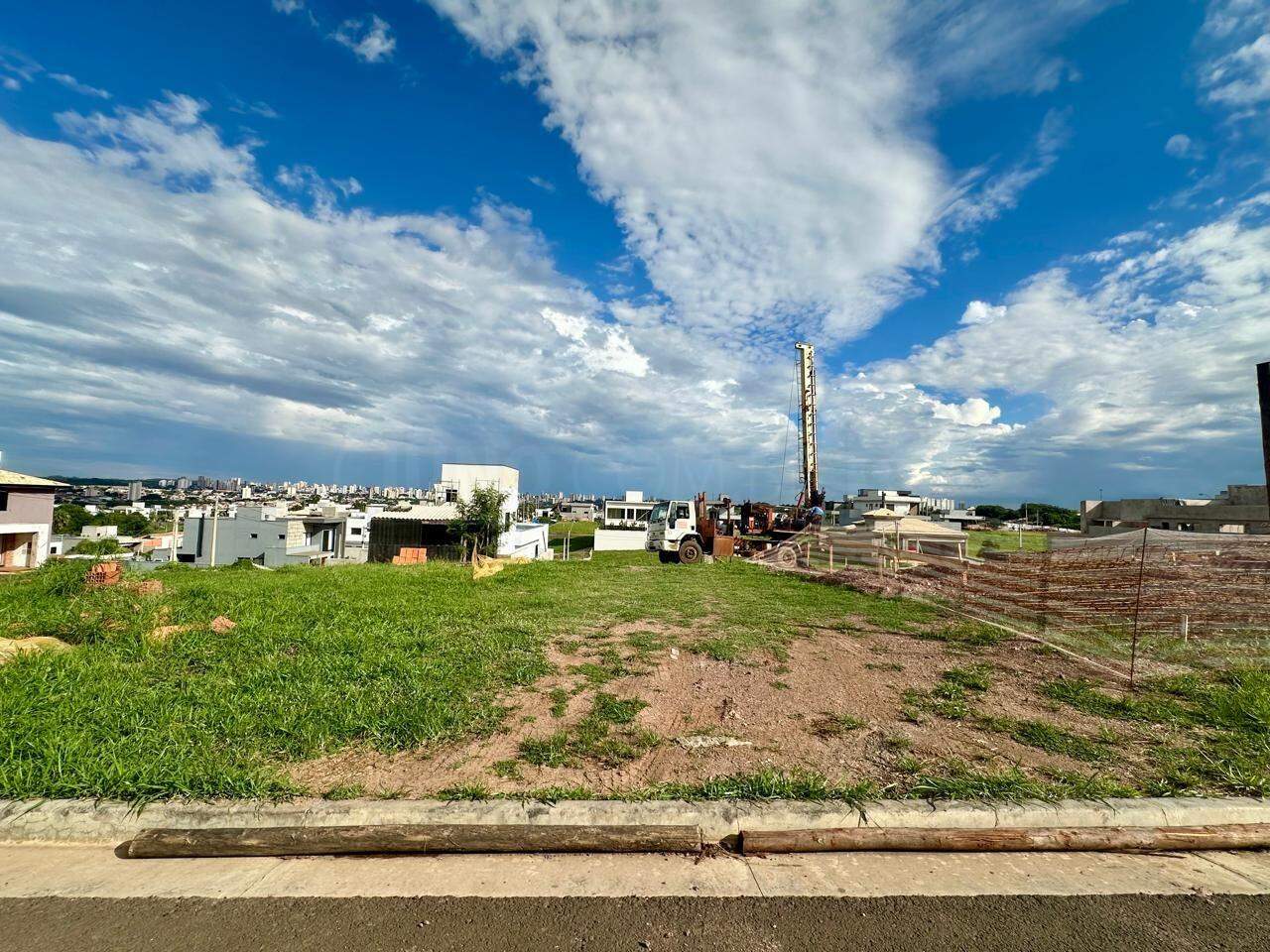 Terreno em Condomínio à venda no Damha II , no bairro Parque Residencial Damha II em Piracicaba - SP