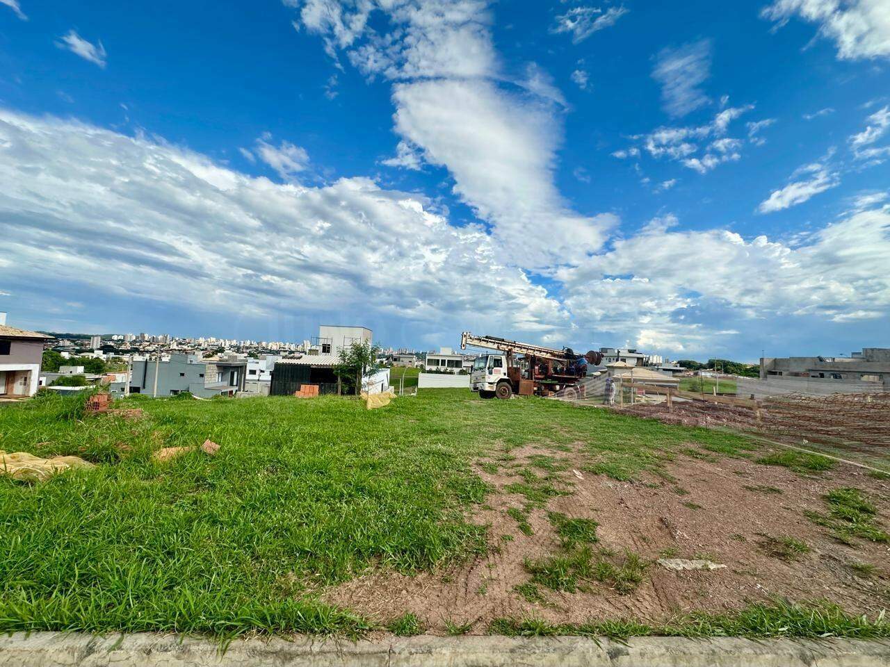 Terreno em Condomínio à venda no Damha II , no bairro Parque Residencial Damha II em Piracicaba - SP