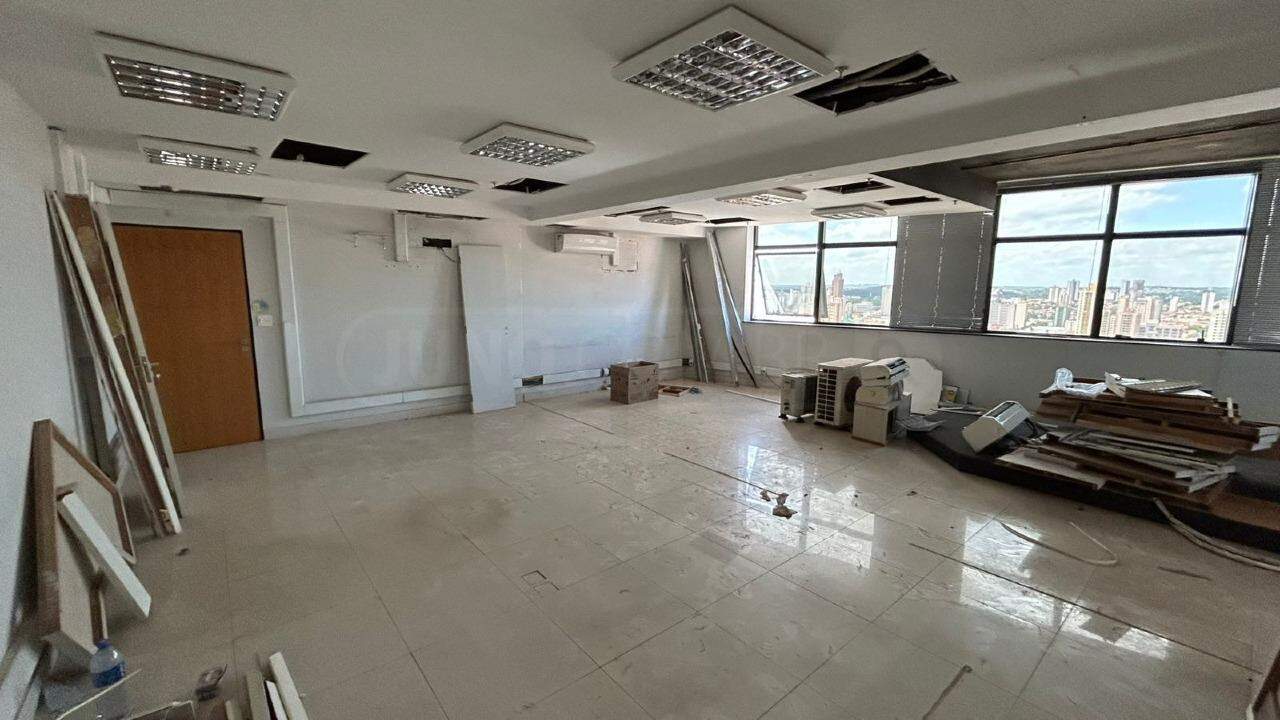 Sala Comercial para alugar, 1 vaga, no bairro Cidade Alta em Piracicaba - SP