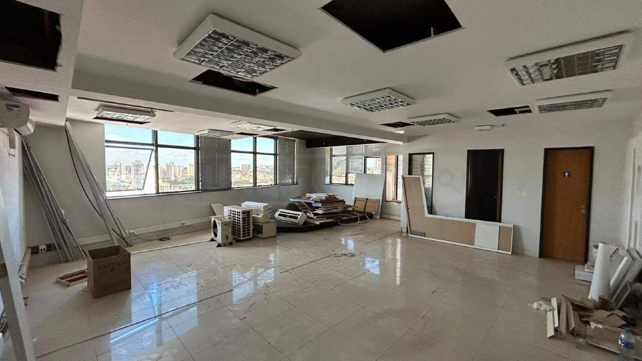 Sala Comercial para alugar, 1 vaga, no bairro Cidade Alta em Piracicaba - SP