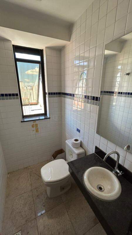 Sala Comercial para alugar, 1 vaga, no bairro Cidade Alta em Piracicaba - SP