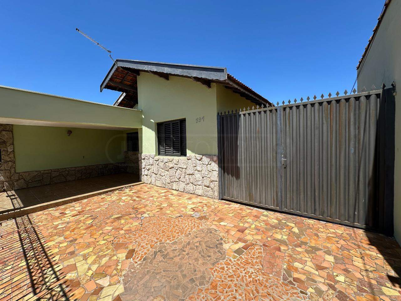 Casa à venda, 4 quartos, 4 vagas, no bairro Vila Bessy em Piracicaba - SP