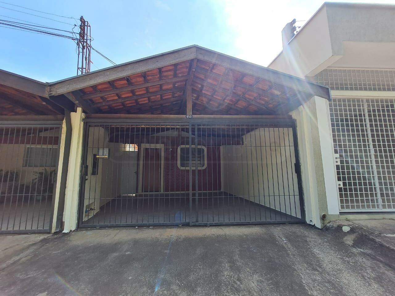 Casa para alugar, 2 quartos, 1 vaga, no bairro São Luiz em Piracicaba - SP