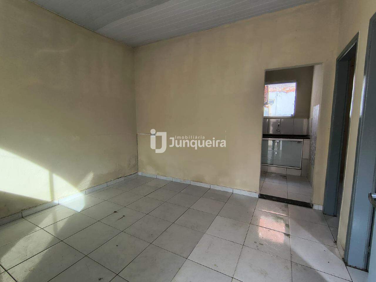 Casa para alugar, 2 quartos, 1 vaga, no bairro Cidade Alta em Piracicaba - SP