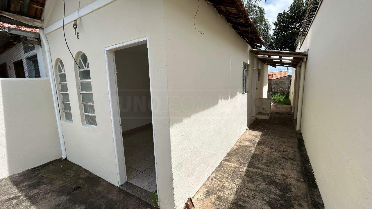 Casa para alugar, 1 quarto, 1 vaga, no bairro Santa Terezinha em Piracicaba - SP