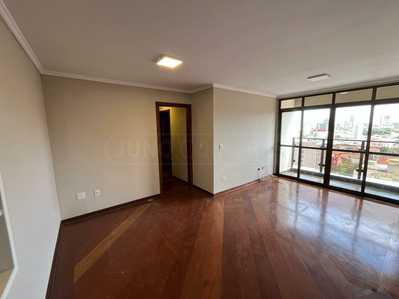 Apartamento à venda no Cabreúva, 2 quartos, sendo 1 suíte, 1 vaga, no bairro Cidade Alta em Piracicaba - SP