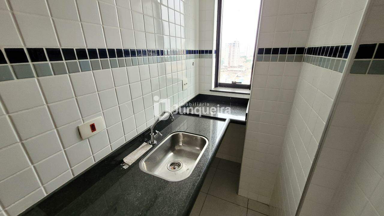 Sala Comercial para alugar, 1 vaga, no bairro Cidade Alta em Piracicaba - SP