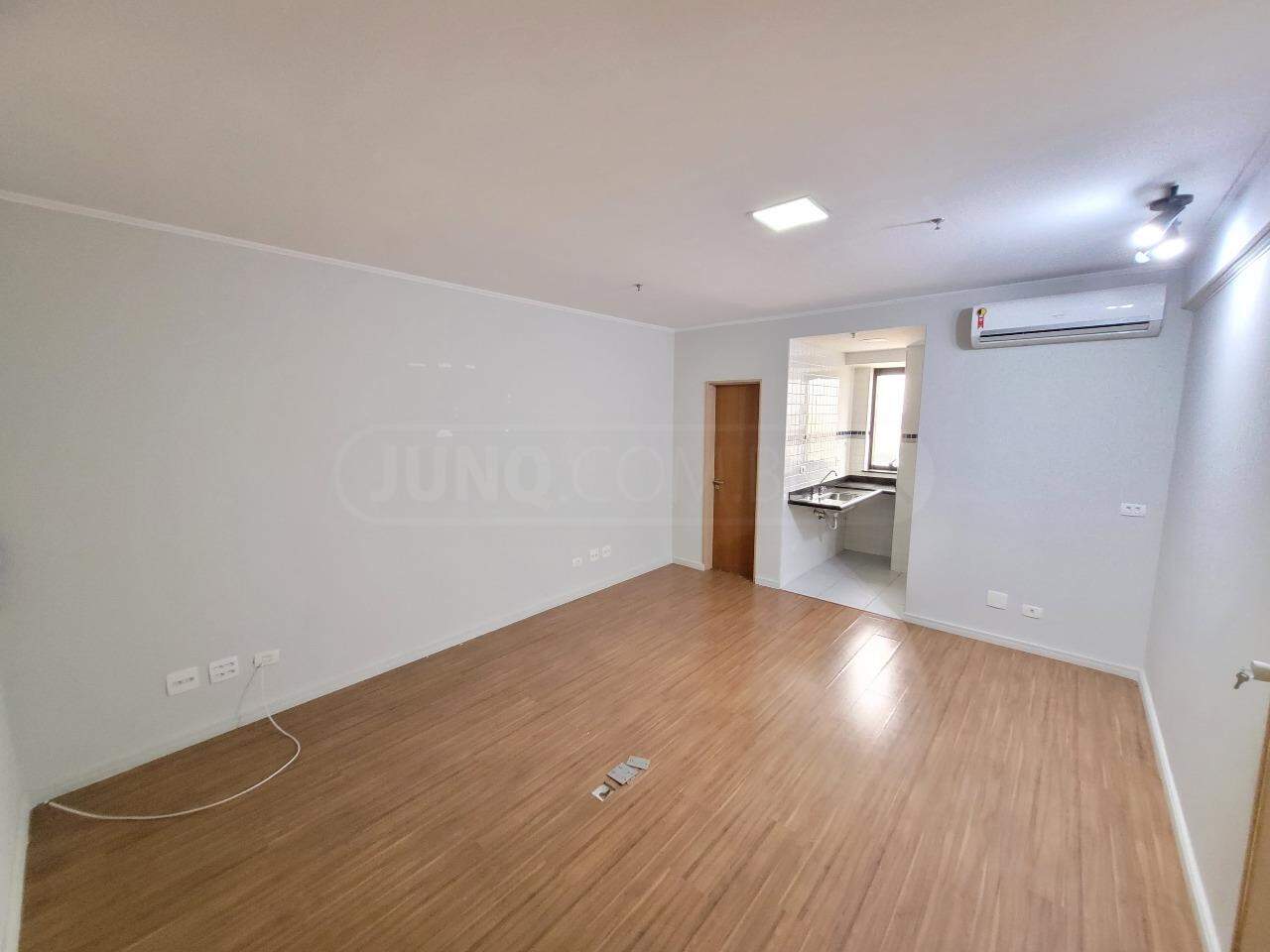 Sala Comercial para alugar, 1 vaga, no bairro Cidade Alta em Piracicaba - SP