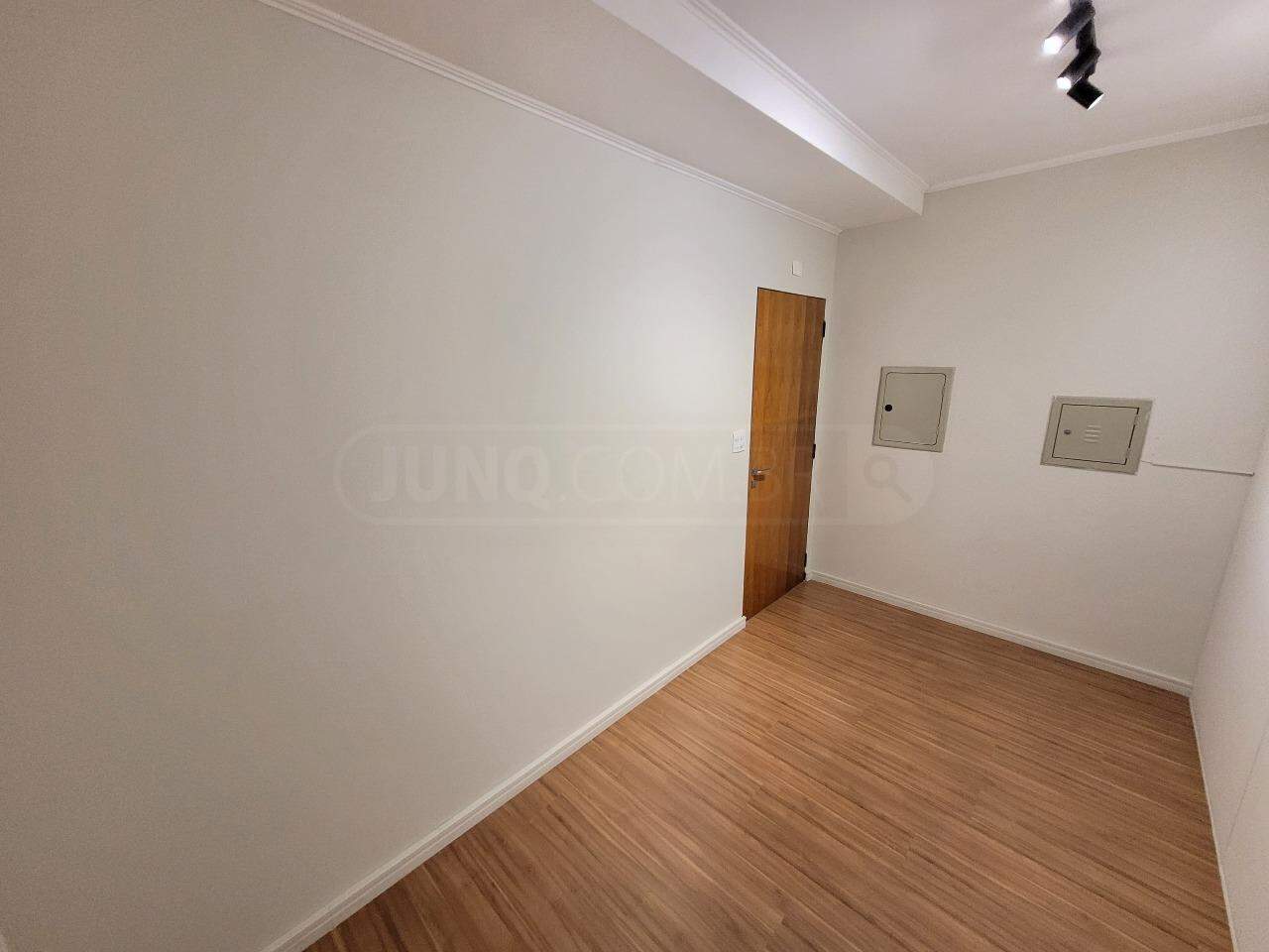 Sala Comercial para alugar, 1 vaga, no bairro Cidade Alta em Piracicaba - SP