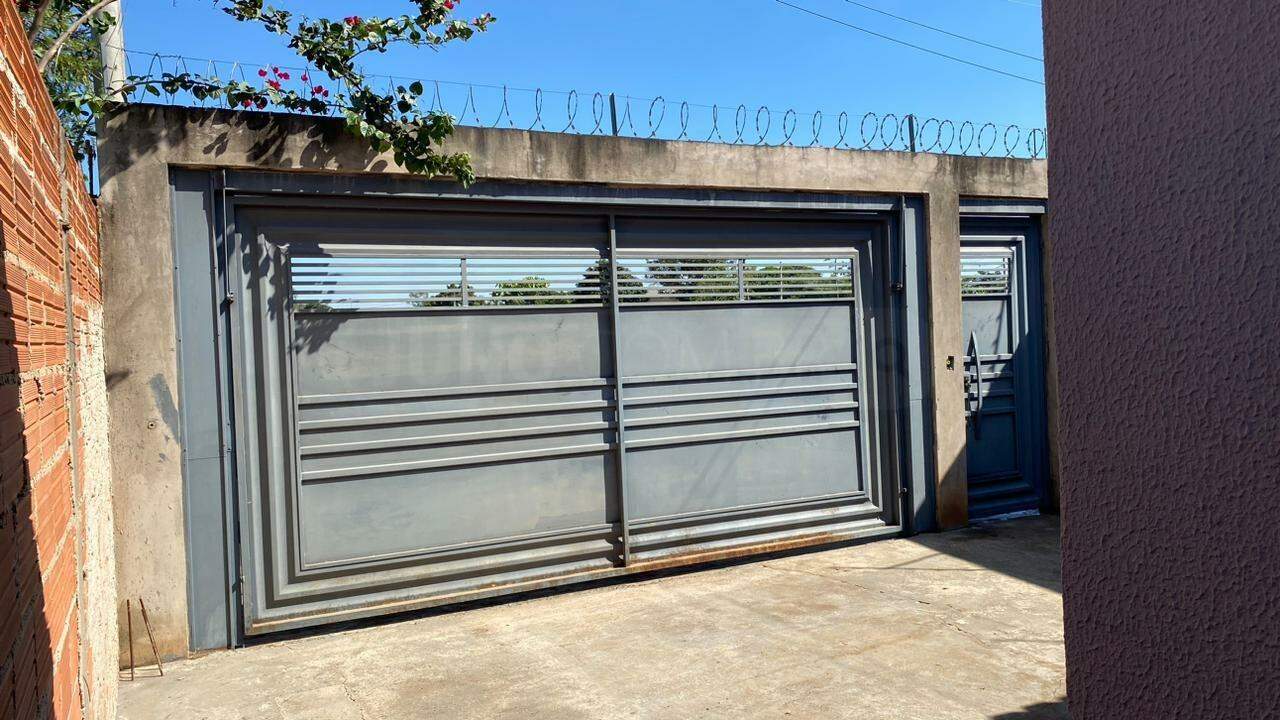 Casa à venda, 2 quartos, 1 vaga, no bairro Água Branca em Piracicaba - SP