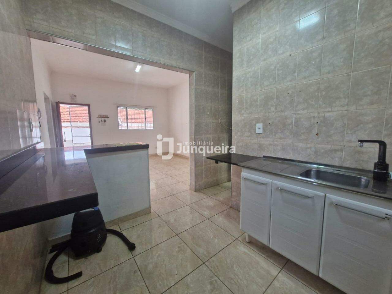 Casa à venda, 3 quartos, sendo 1 suíte, 6 vagas, no bairro Centro em Piracicaba - SP