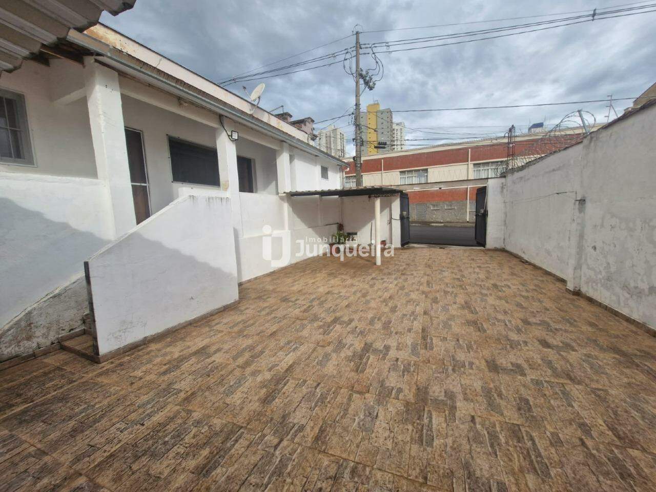 Casa à venda, 3 quartos, sendo 1 suíte, 6 vagas, no bairro Centro em Piracicaba - SP