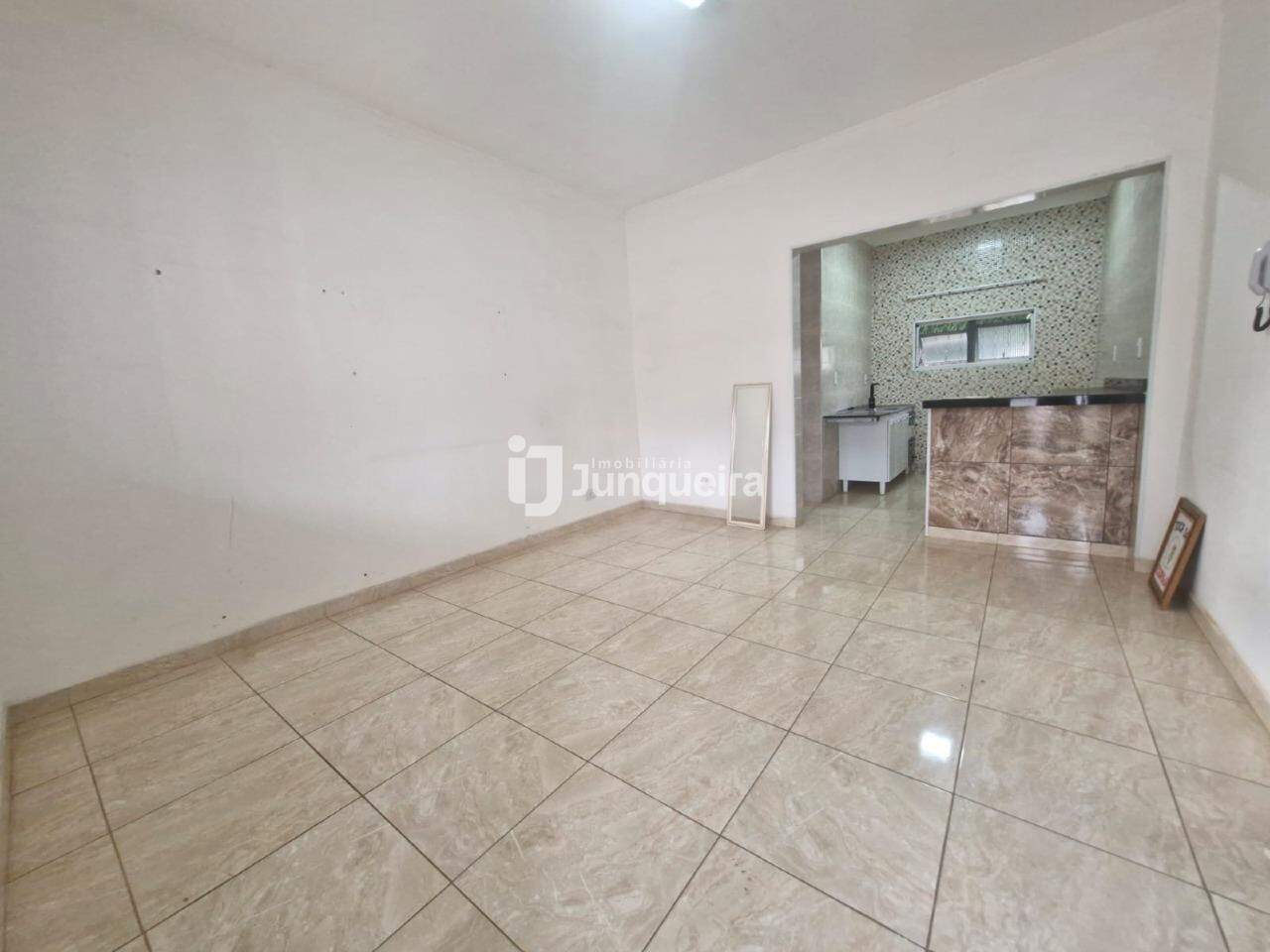 Casa à venda, 3 quartos, sendo 1 suíte, 6 vagas, no bairro Centro em Piracicaba - SP