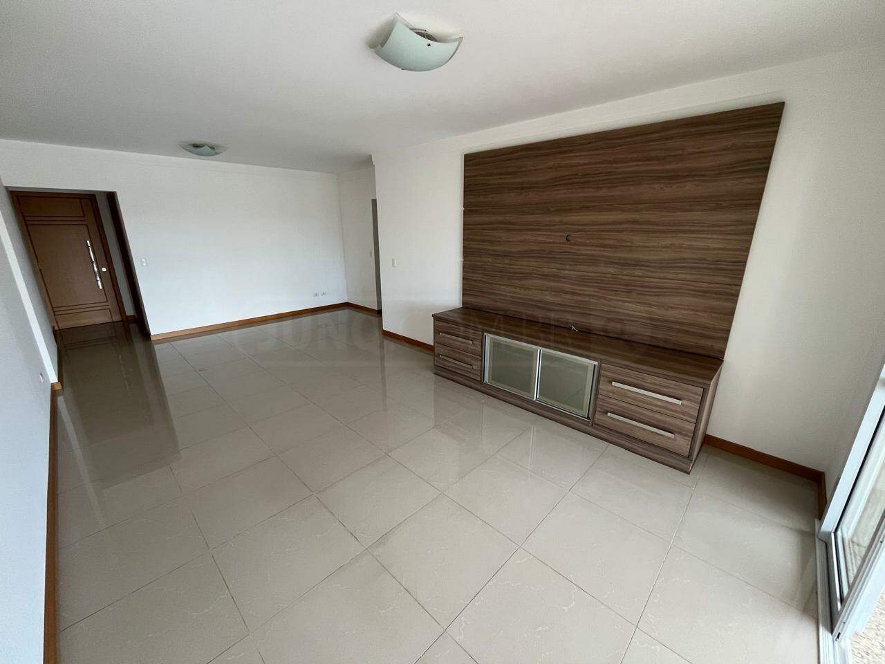 Apartamento para alugar, 3 quartos, sendo 3 suítes, 3 vagas, no bairro Cidade Alta em Piracicaba - SP