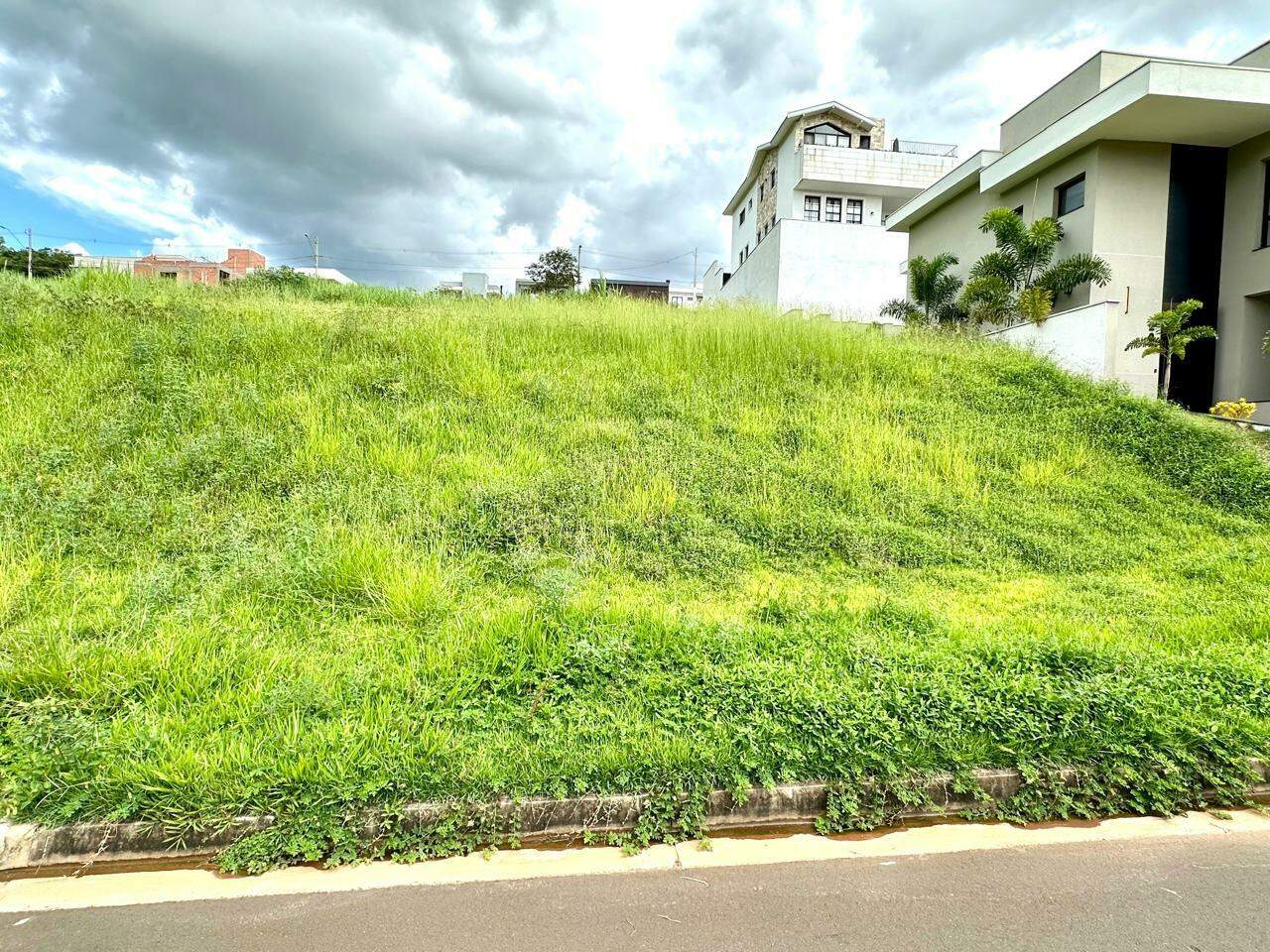 Terreno em Condomínio à venda no Villa Bela Vista, no bairro Santa Rosa em Piracicaba - SP