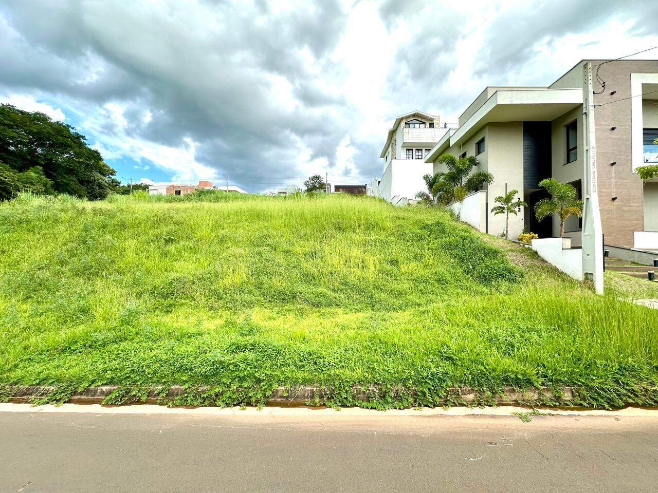 Terreno em Condomínio à venda no Villa Bela Vista, no bairro Santa Rosa em Piracicaba - SP