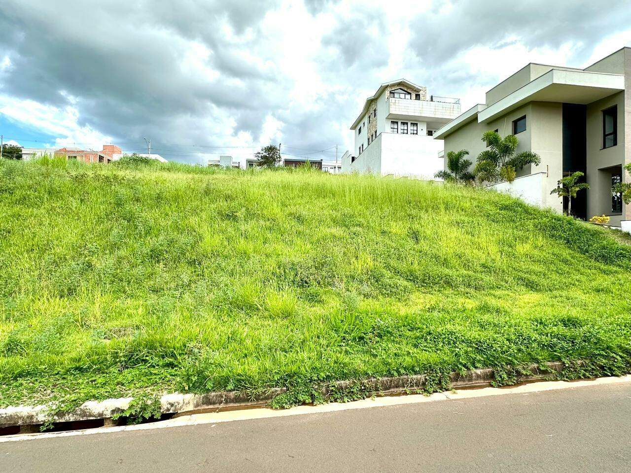 Terreno em Condomínio à venda no Villa Bela Vista, no bairro Santa Rosa em Piracicaba - SP