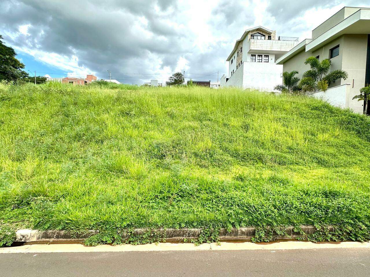 Terreno em Condomínio à venda no Villa Bela Vista, no bairro Santa Rosa em Piracicaba - SP