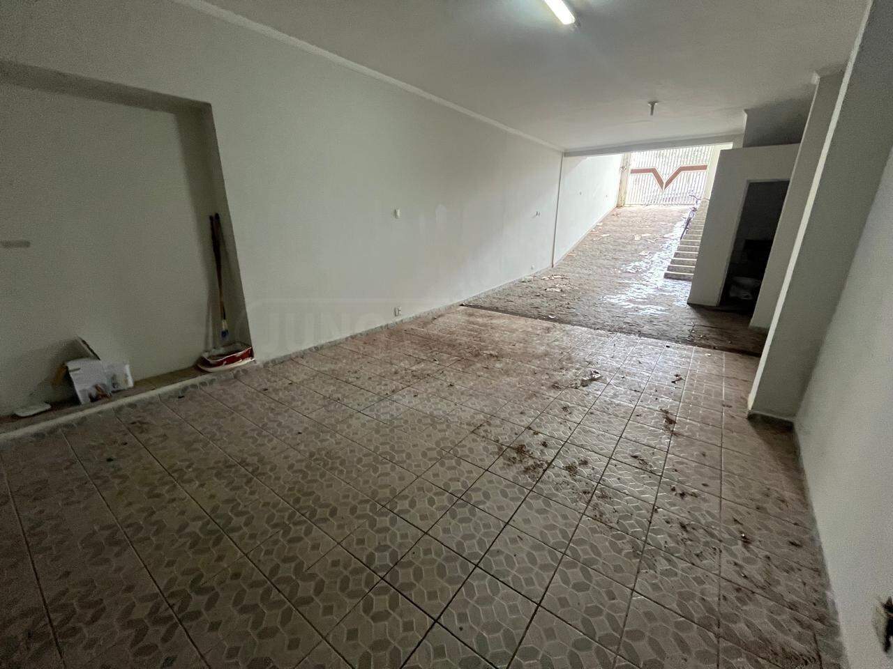 Casa para alugar, 4 quartos, sendo 2 suítes, 2 vagas, no bairro Jardim Elite em Piracicaba - SP