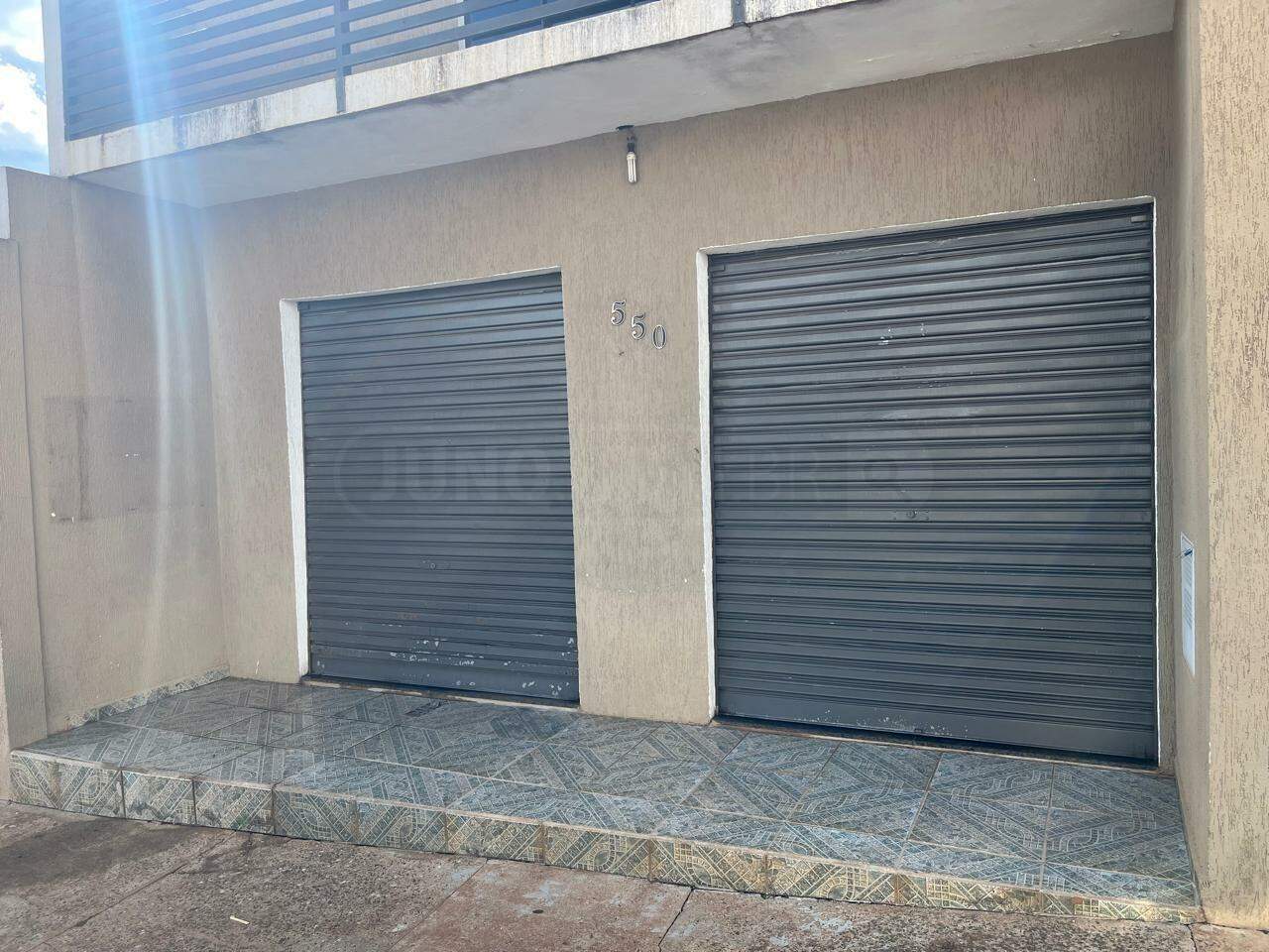 Salão para alugar, no bairro Jardim Santo Antônio em Rio das Pedras - SP