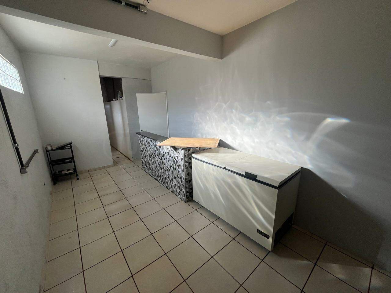 Salão para alugar, no bairro Jardim Santo Antônio em Rio das Pedras - SP