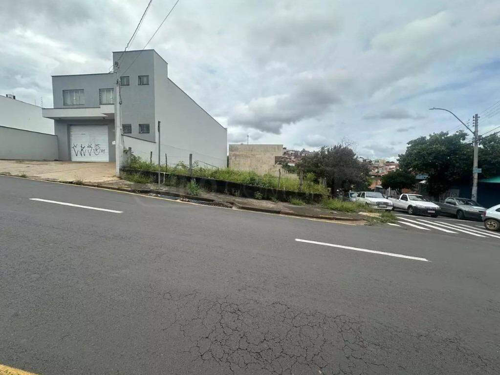 Terreno à venda, no bairro Jaraguá em Piracicaba - SP