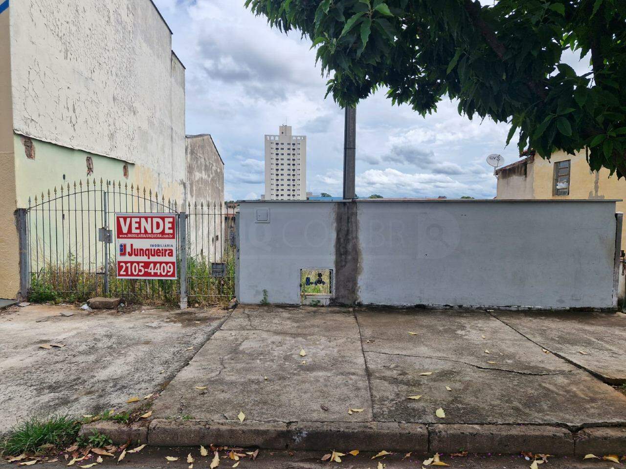 Terreno à venda, no bairro Vila Rezende em Piracicaba - SP