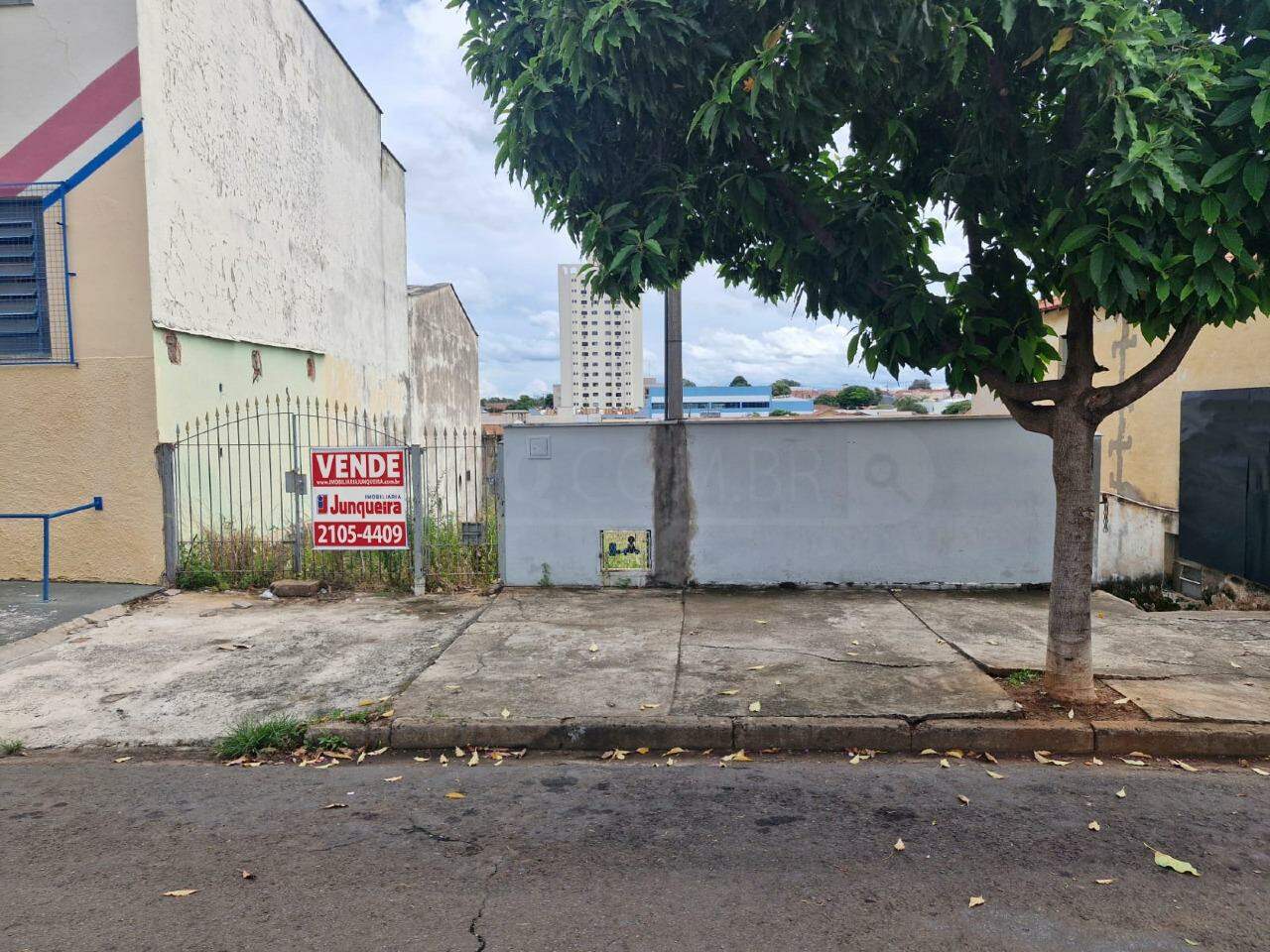 Terreno à venda, no bairro Vila Rezende em Piracicaba - SP