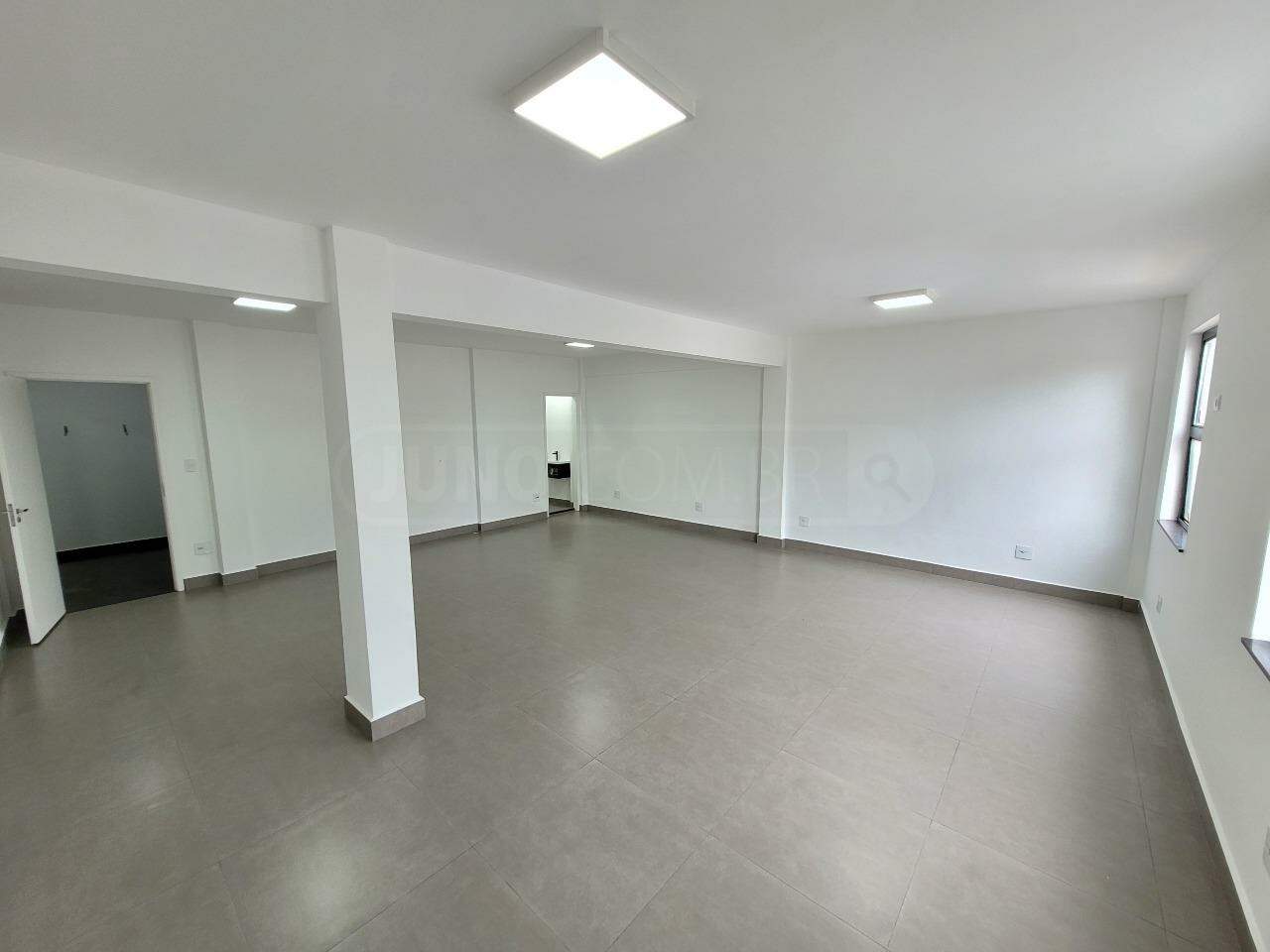 Sala Comercial para alugar, no bairro Centro (Ártemis) em Piracicaba - SP