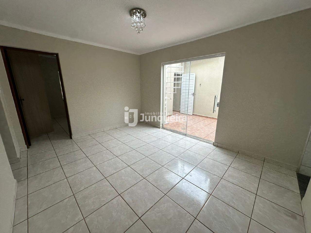 Casa para alugar, 3 quartos, 2 vagas, no bairro Cecap em Piracicaba - SP