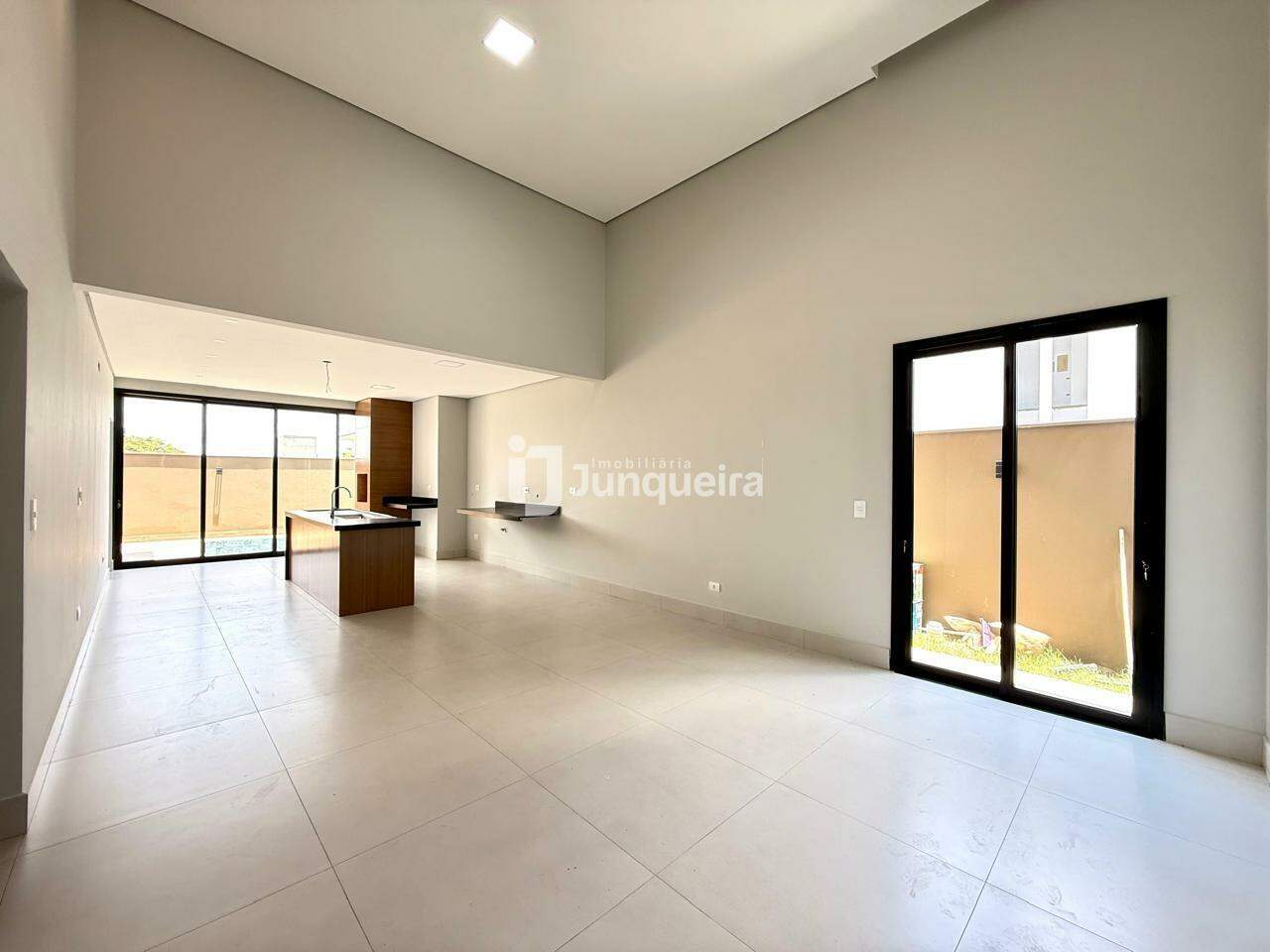 Casa em Condomínio à venda no Villa D'Aquila, 3 quartos, sendo 3 suítes, 4 vagas, no bairro Villa D'áquila em Piracicaba - SP