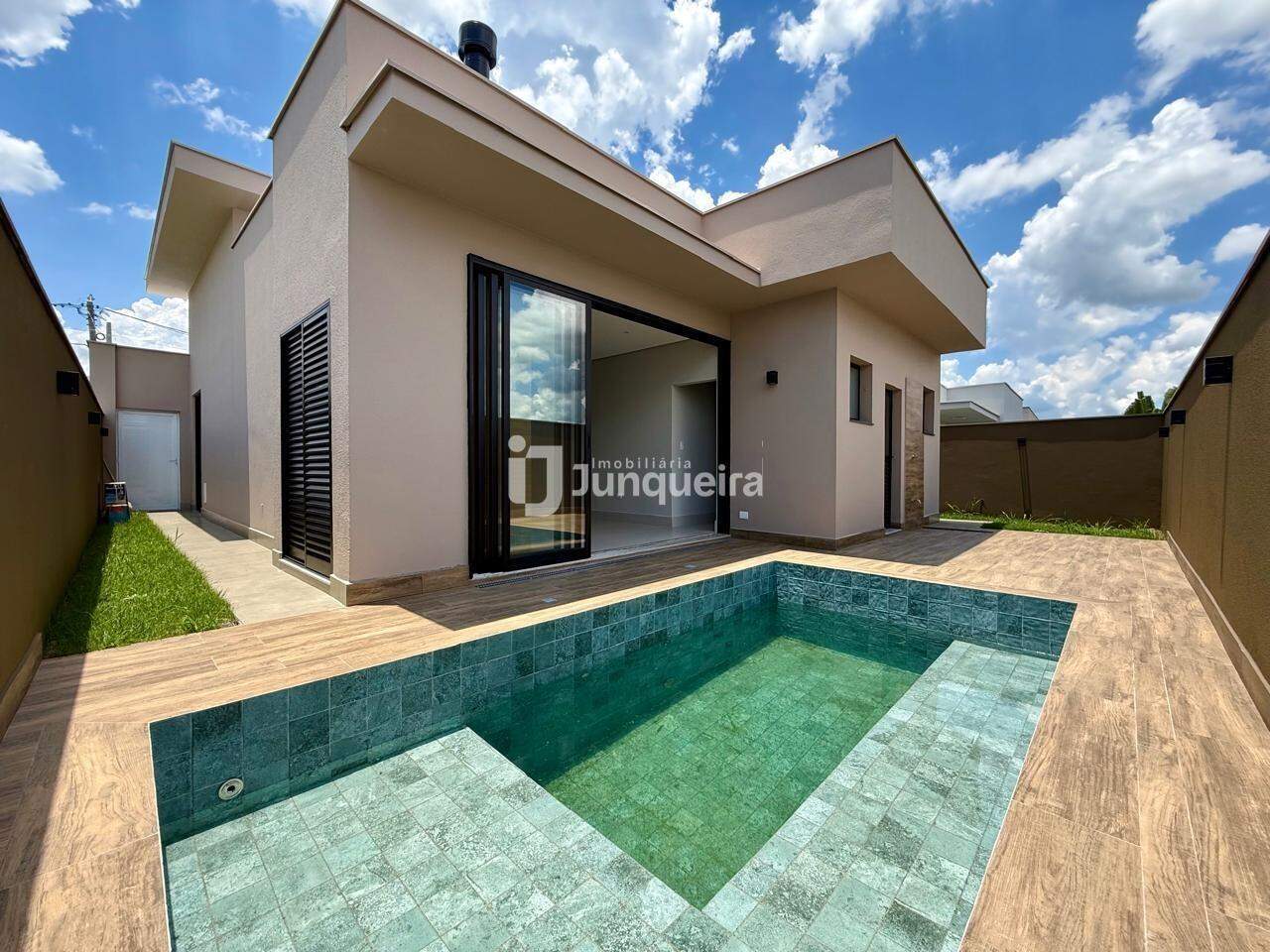 Casa em Condomínio à venda no Villa D'Aquila, 3 quartos, sendo 3 suítes, 4 vagas, no bairro Villa D'áquila em Piracicaba - SP