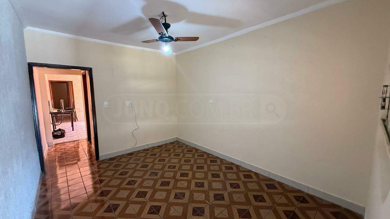 Casa para alugar, 2 quartos, 1 vaga, no bairro Parque Bela Vista em Piracicaba - SP
