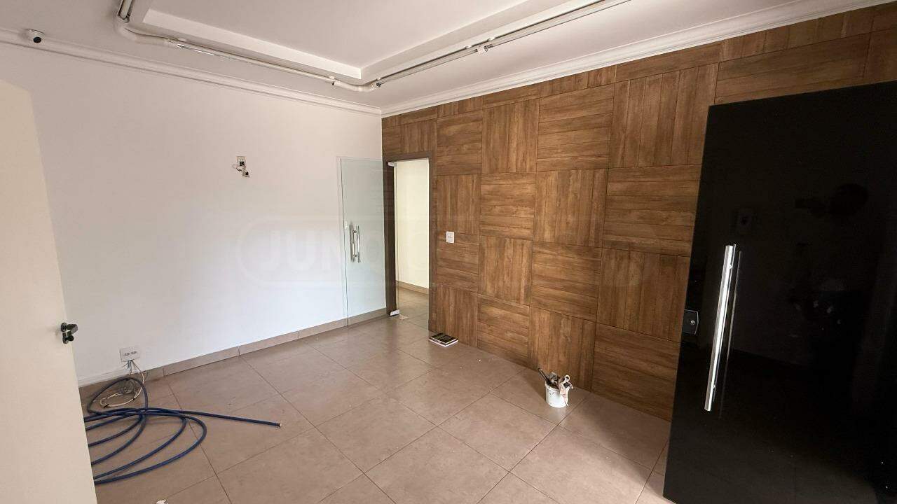 Casa Comercial para alugar, sendo 1 suíte, 4 vagas, no bairro Vila Independência em Piracicaba - SP