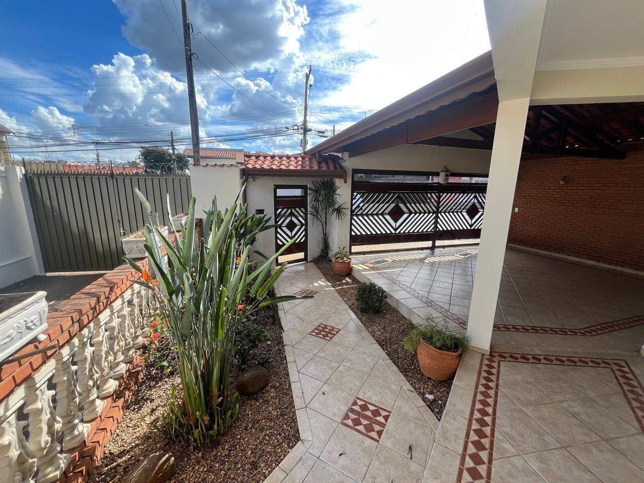 Casa à venda, 3 quartos, sendo 1 suíte, 6 vagas, no bairro Terra Nova em Piracicaba - SP