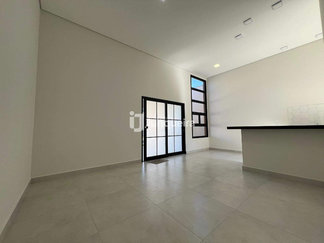 Casa em Condomínio à venda no Recanto Piracicamirim, 3 quartos, sendo 1 suíte, 2 vagas, no bairro Recanto do Piracicamirim em Piracicaba - SP