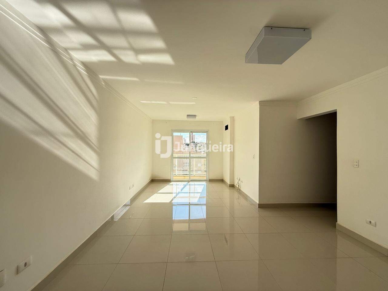 Apartamento à venda no Dubai, 3 quartos, sendo 1 suíte, 2 vagas, no bairro Vila Independência em Piracicaba - SP