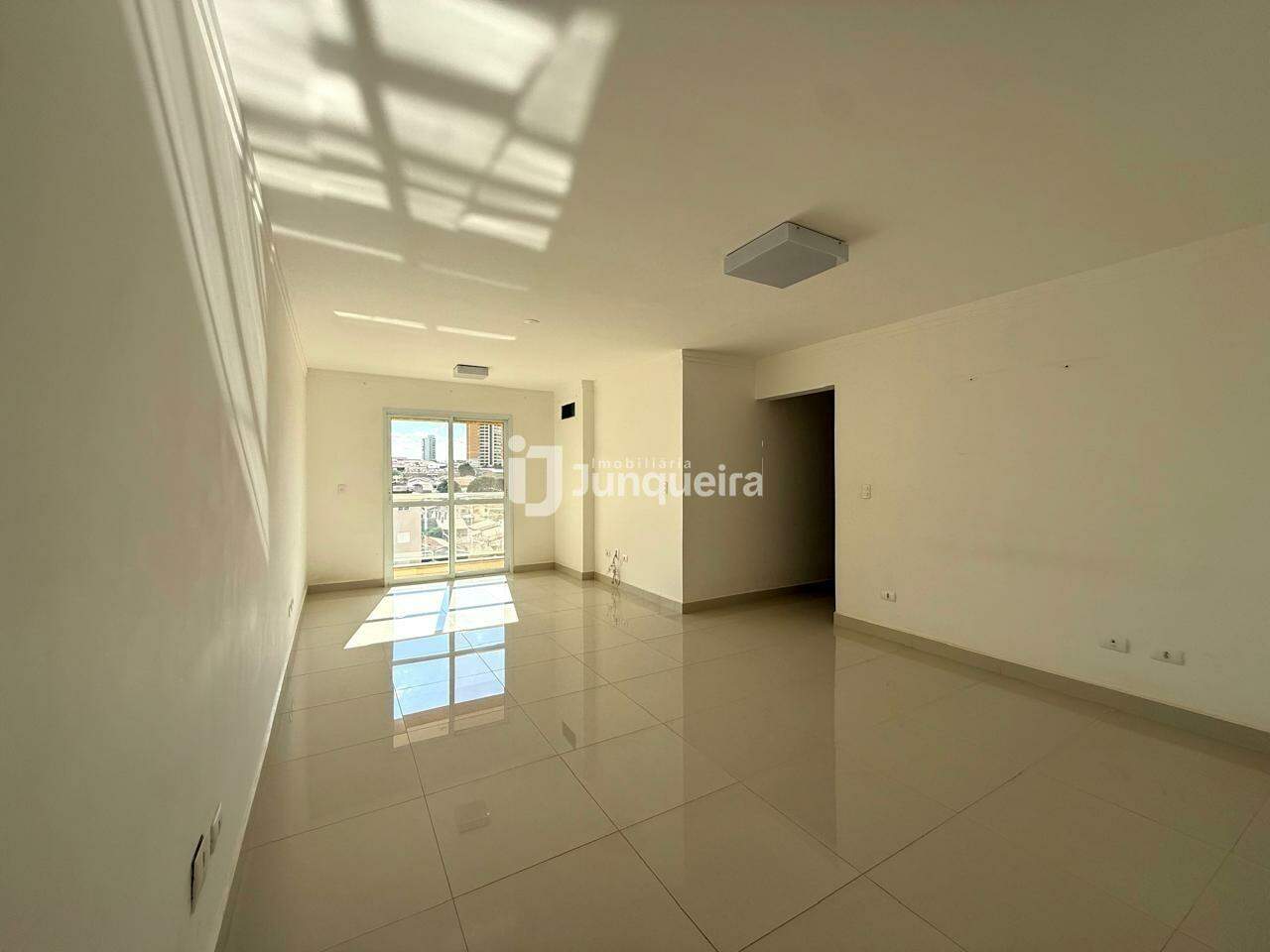 Apartamento à venda no Dubai, 3 quartos, sendo 1 suíte, 2 vagas, no bairro Vila Independência em Piracicaba - SP