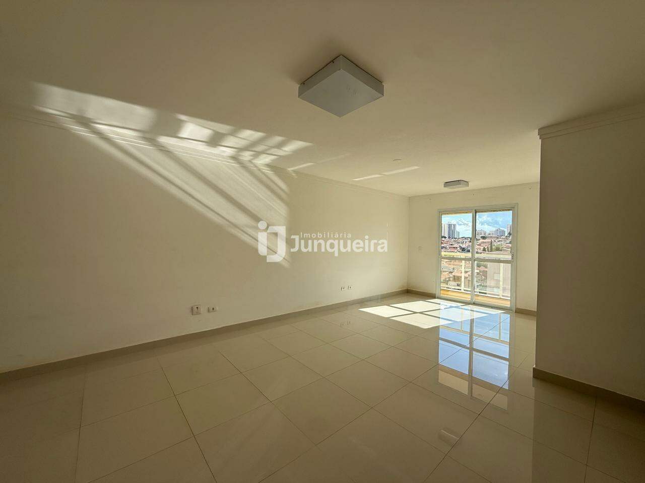 Apartamento à venda no Dubai, 3 quartos, sendo 1 suíte, 2 vagas, no bairro Vila Independência em Piracicaba - SP