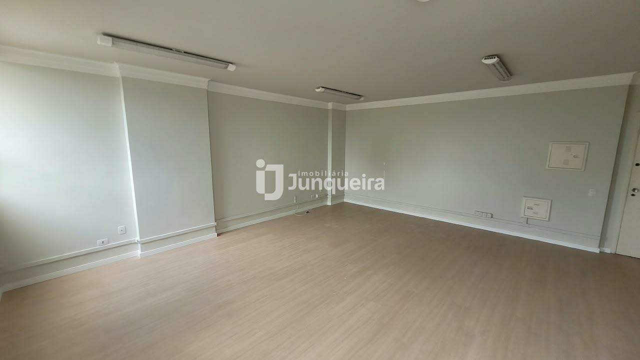 Sala Comercial para alugar, 2 vagas, no bairro Cidade Alta em Piracicaba - SP