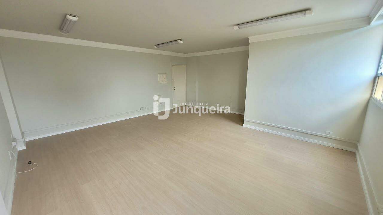 Sala Comercial para alugar, 2 vagas, no bairro Cidade Alta em Piracicaba - SP