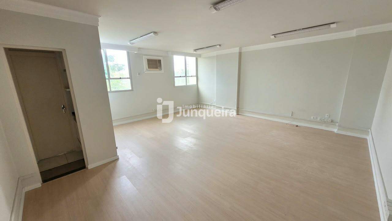 Sala Comercial para alugar, 2 vagas, no bairro Cidade Alta em Piracicaba - SP