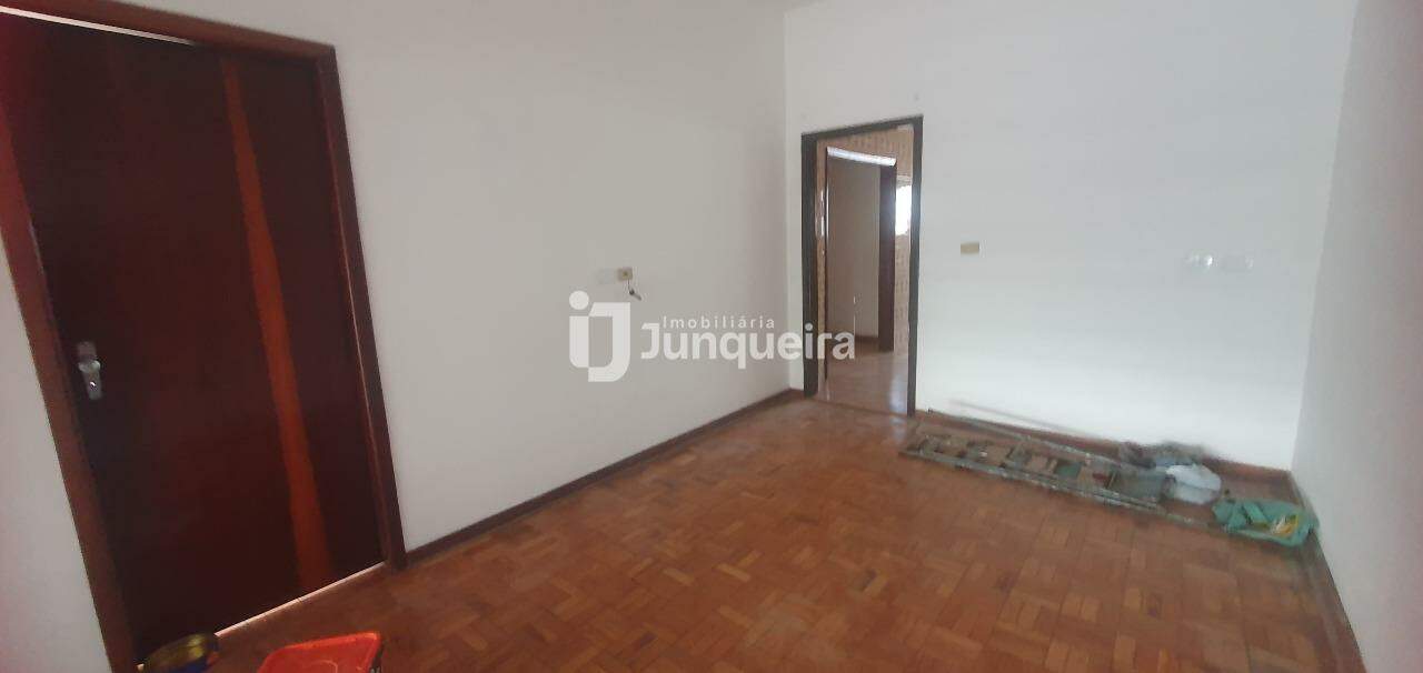 Casa para alugar, 3 quartos, no bairro Centro em Rio das Pedras - SP