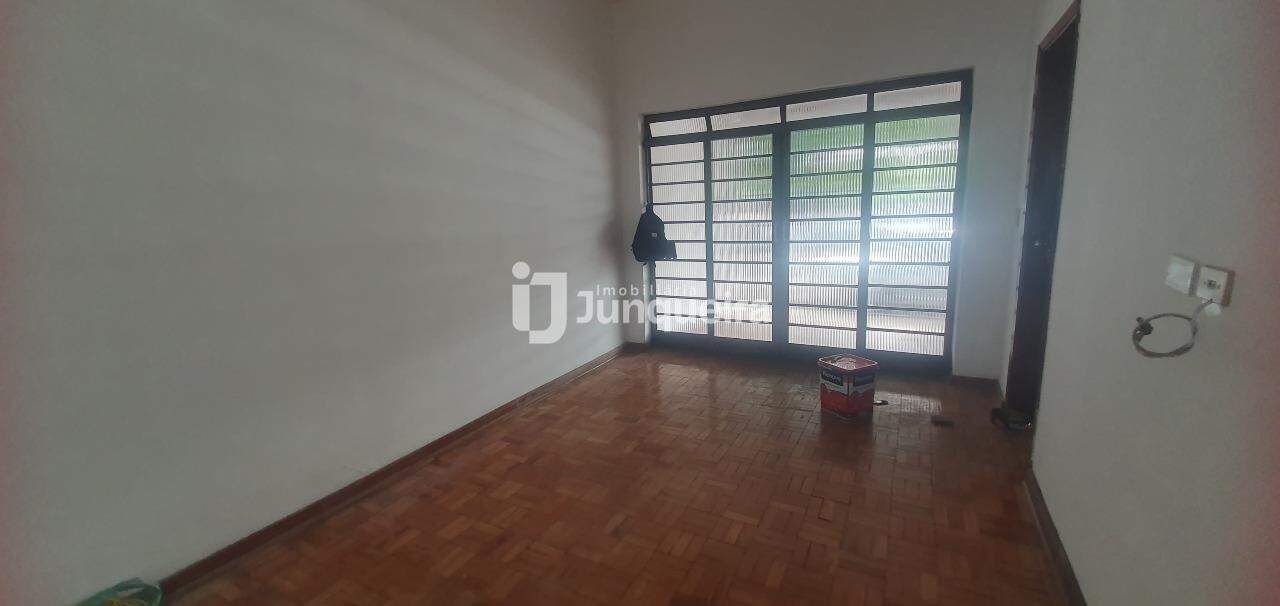 Casa para alugar, 3 quartos, no bairro Centro em Rio das Pedras - SP