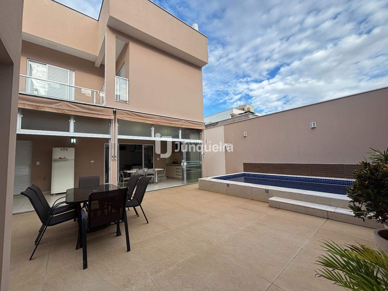 Casa em Condomínio à venda no Ondas do Piracicaba, 3 quartos, sendo 1 suíte, 4 vagas, no bairro Ondas do Piracicaba em Piracicaba - SP