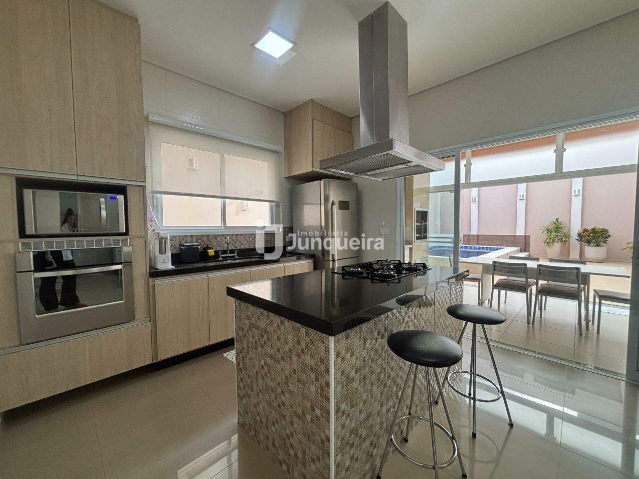 Casa em Condomínio à venda no Ondas do Piracicaba, 3 quartos, sendo 1 suíte, 4 vagas, no bairro Ondas do Piracicaba em Piracicaba - SP