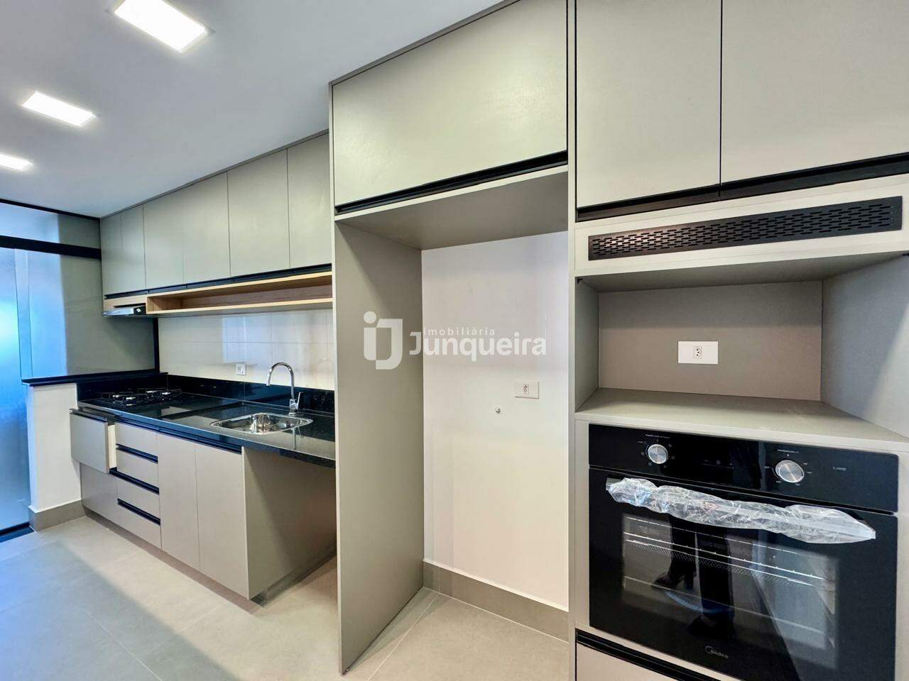 Apartamento à venda no Ilha de Maui, 3 quartos, sendo 1 suíte, 2 vagas, no bairro São Judas em Piracicaba - SP