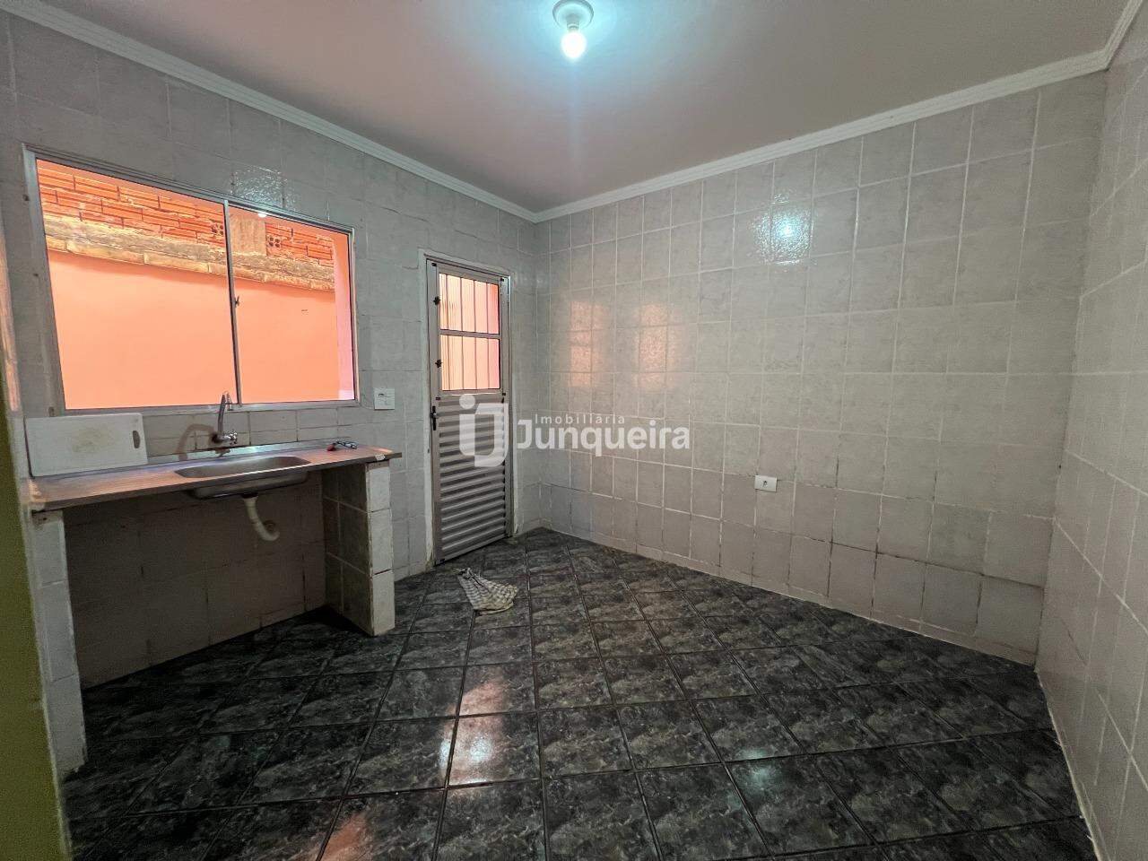 Casa para alugar, 1 quarto, no bairro Santa Rosa em Piracicaba - SP
