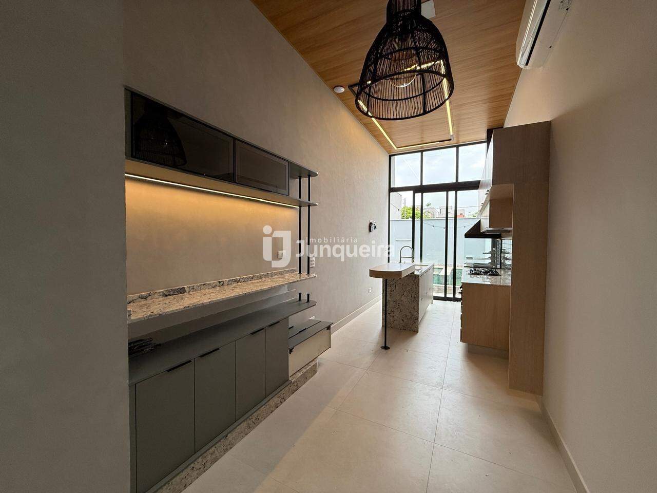 Casa em Condomínio à venda no Mônaco, 3 quartos, sendo 3 suítes, 2 vagas, no bairro Mônaco  em Piracicaba - SP