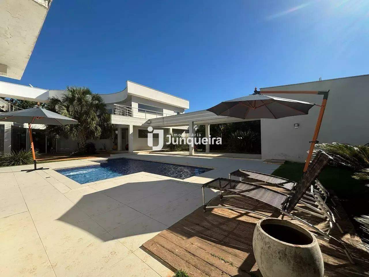 Casa em Condomínio para alugar no Vivenda do Sol, 3 quartos, sendo 3 suítes, 6 vagas, no bairro Residencial Vivenda do Sol em Rio das Pedras - SP